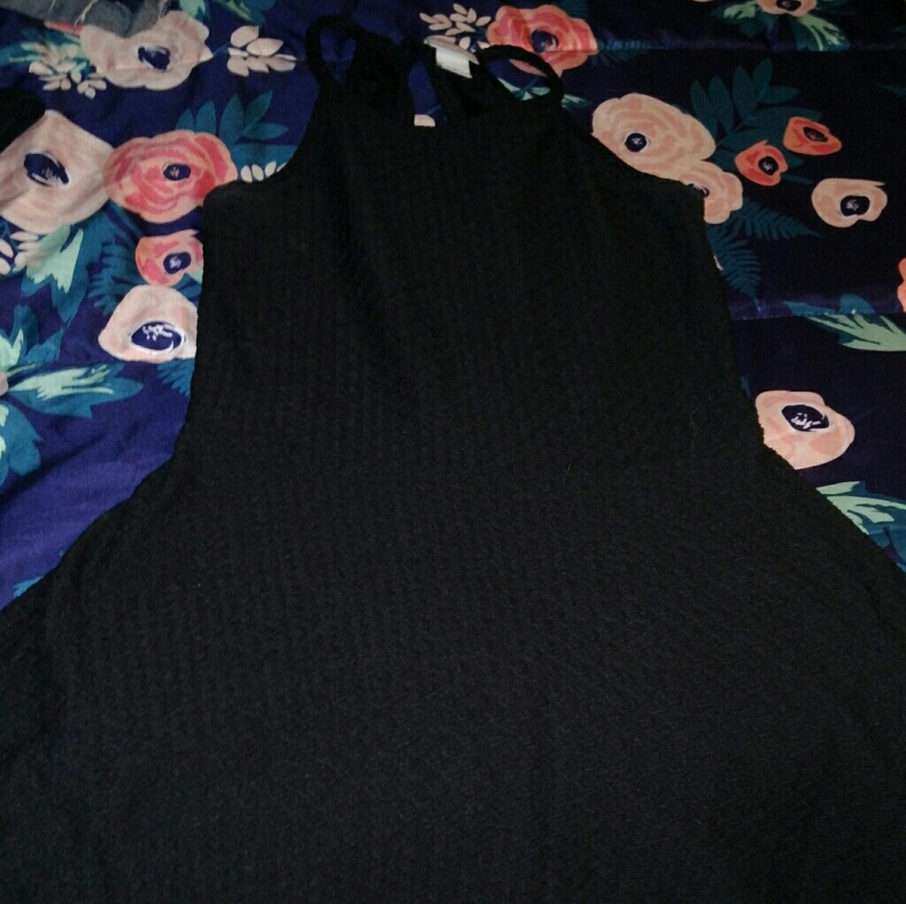Patterned little black dress. Halter size xs